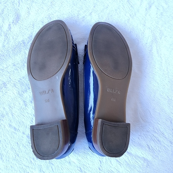 Unisa navy leather slip on flat loafer US 6 Preowned - Picture 6 of 10